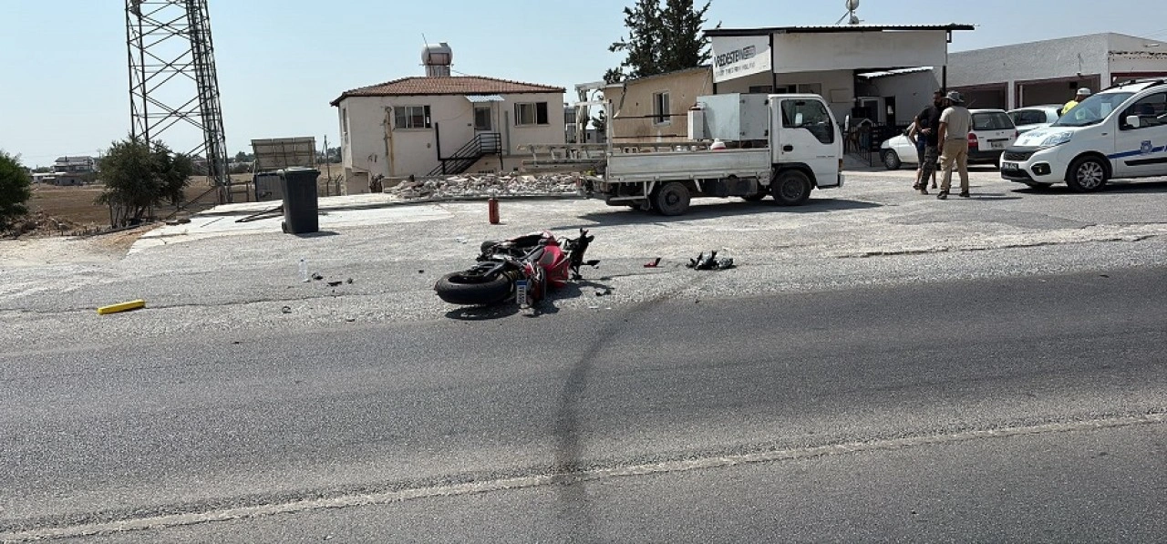 Cihangir yakınlarında meydana gelen kazada motosiklet sürücüsü yaralandı