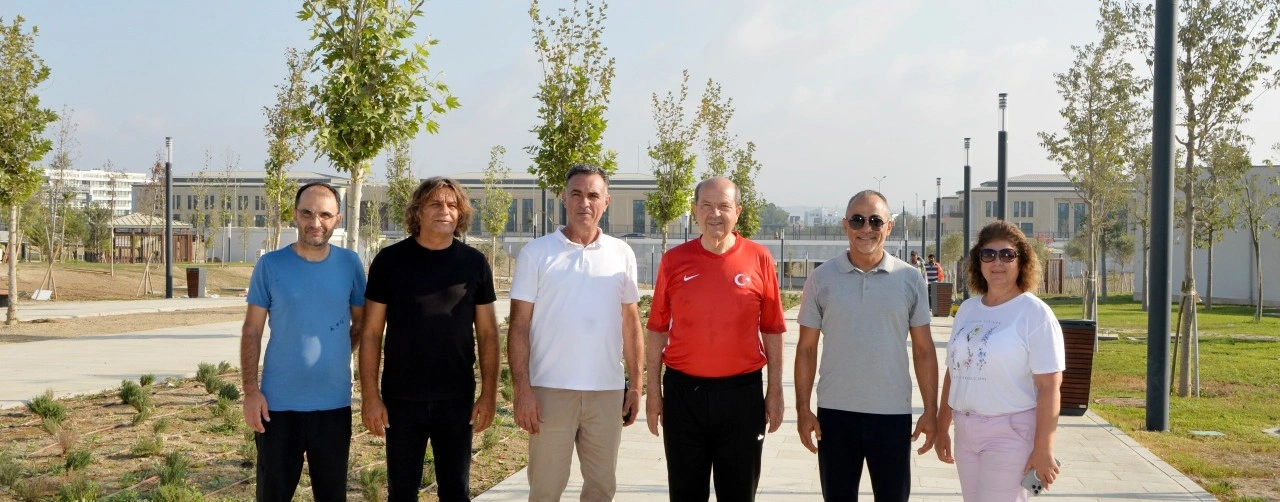 Cumhurbaşkanı Tatar , yapımı devam eden Cumhuriyet Parkı'nı ziyaret etti