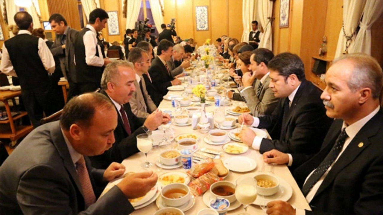 Meclis Lokantası’nda yüzde 55 zam! Çorba 23 TL, Etli Yemekler 100 TL oldu..L
