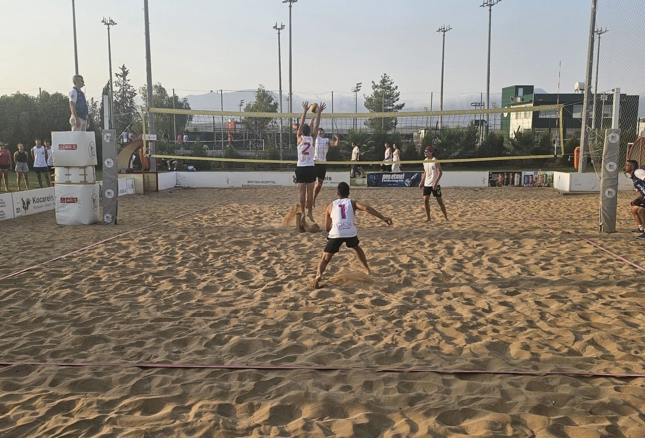 Şampiyon Melekler Plaj Voleybolu Ligi