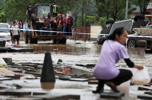 Çin'de şiddetli yağışlar: En az 30 ölü