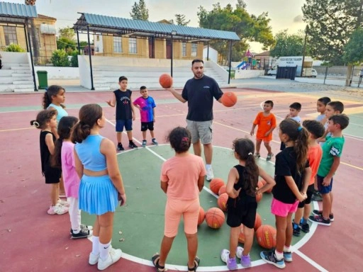 Gönyeli-Alayköy Belediyesi basketbol kursları devam ediyor