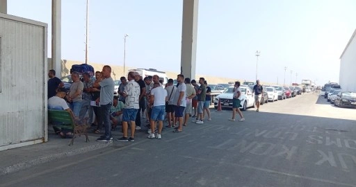 Gümrük Çalışanları Sendikası, Girne Turizm Limanı’nda iki saatlik uyarı grevi yaptı