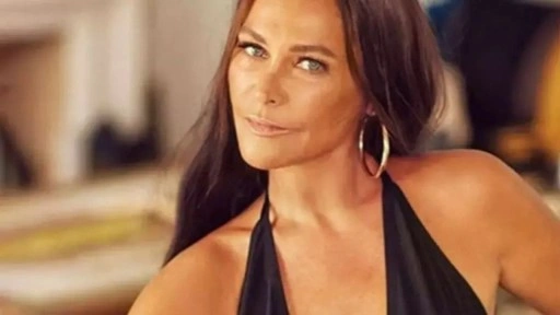 Hülya Avşar geri döndü: Yeni imajı gündem oldu