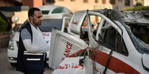 İsrail, Gazze'de Han Yunus kentindeki Filistin Kızılay'ı karargahını bombaladı