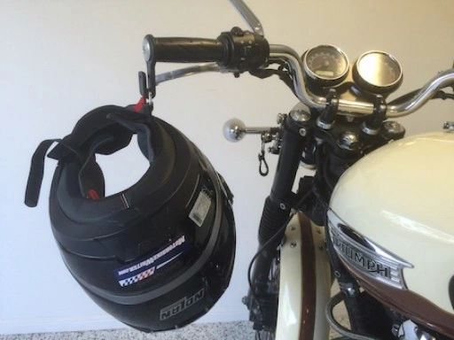 Kasksız motosiklet sürücüsüne ceza