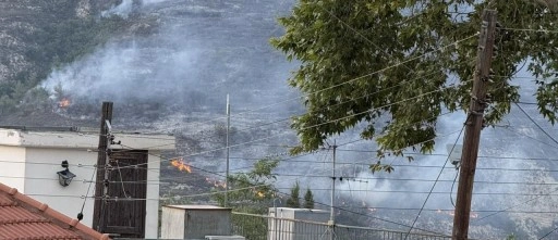 Limasol’un dağlık bölgelerindeki yangın genişleyerek ilerliyor