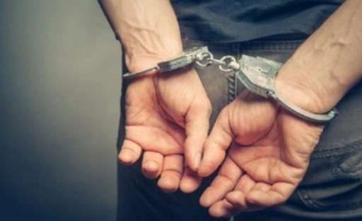 Mehmetçik’te ruhsatsız silah ve tarihi eser ele geçirildi…2 kişi tutuklandı