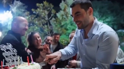 'Veliaht' setinde Akın Akınözü'ne büyük sürpriz... Doğum gününü böyle kutladılar